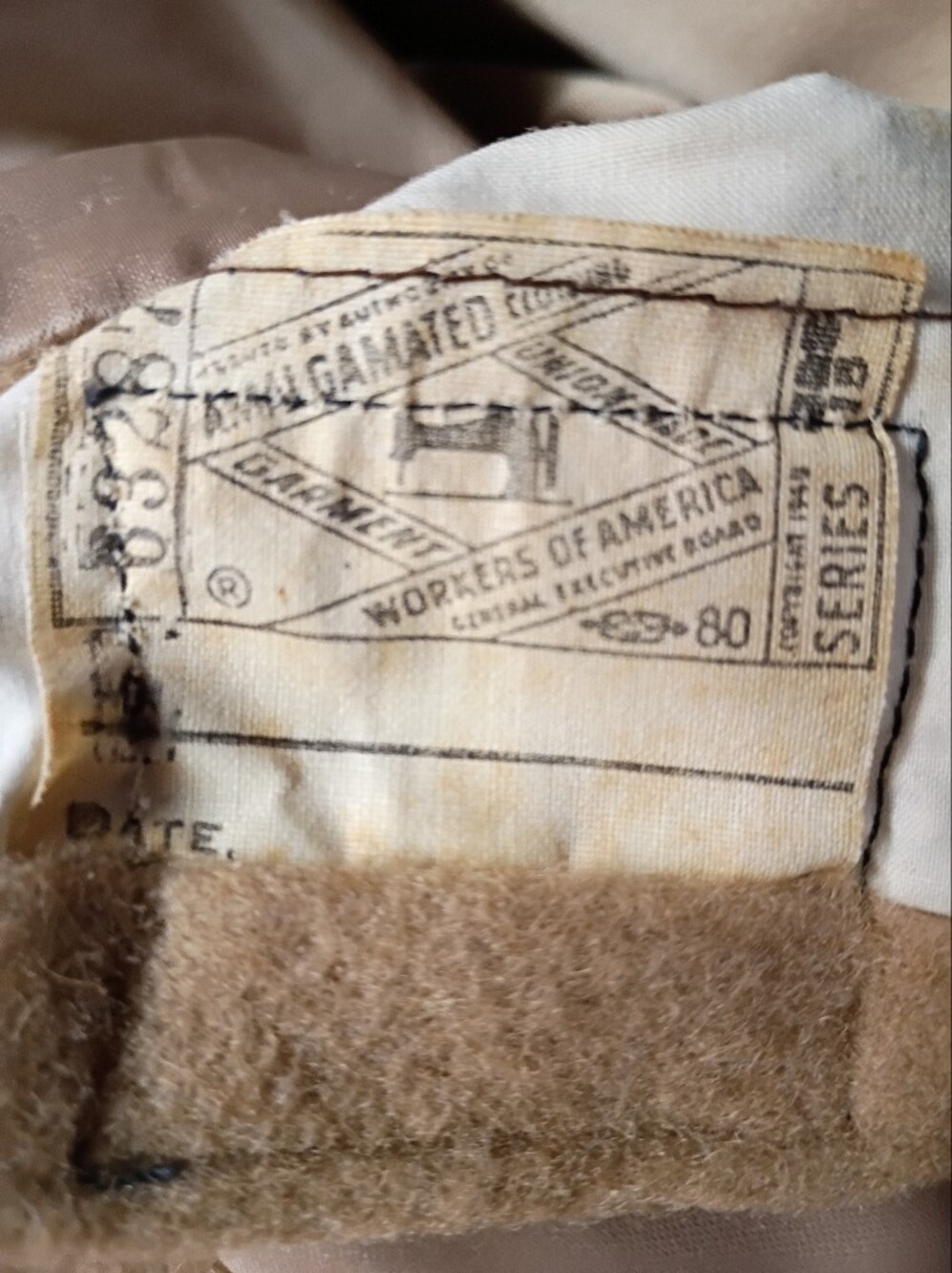 60's "Camel Hair" Vintage Overcoat Made In USA - Picture 7 of 15